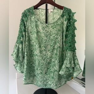 Anneliese Green Leaf Print Blouse with Lace Sleeves US-M